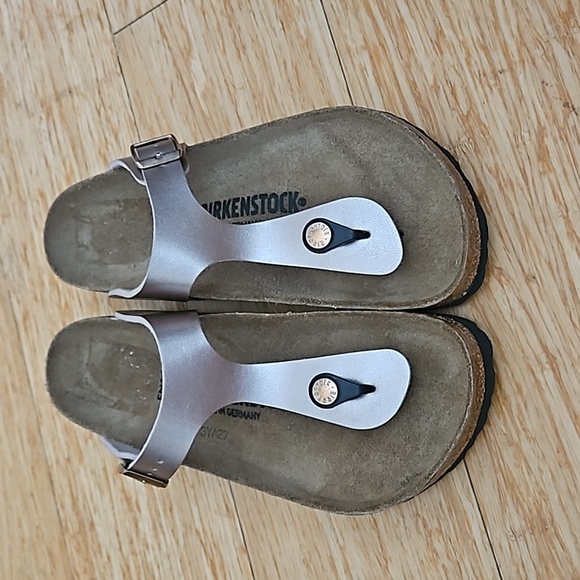 Birkenstock Gizeh Birko-Flor Flip Flop - Size 37, Shade Copper Metalic - Picture 3 of 4